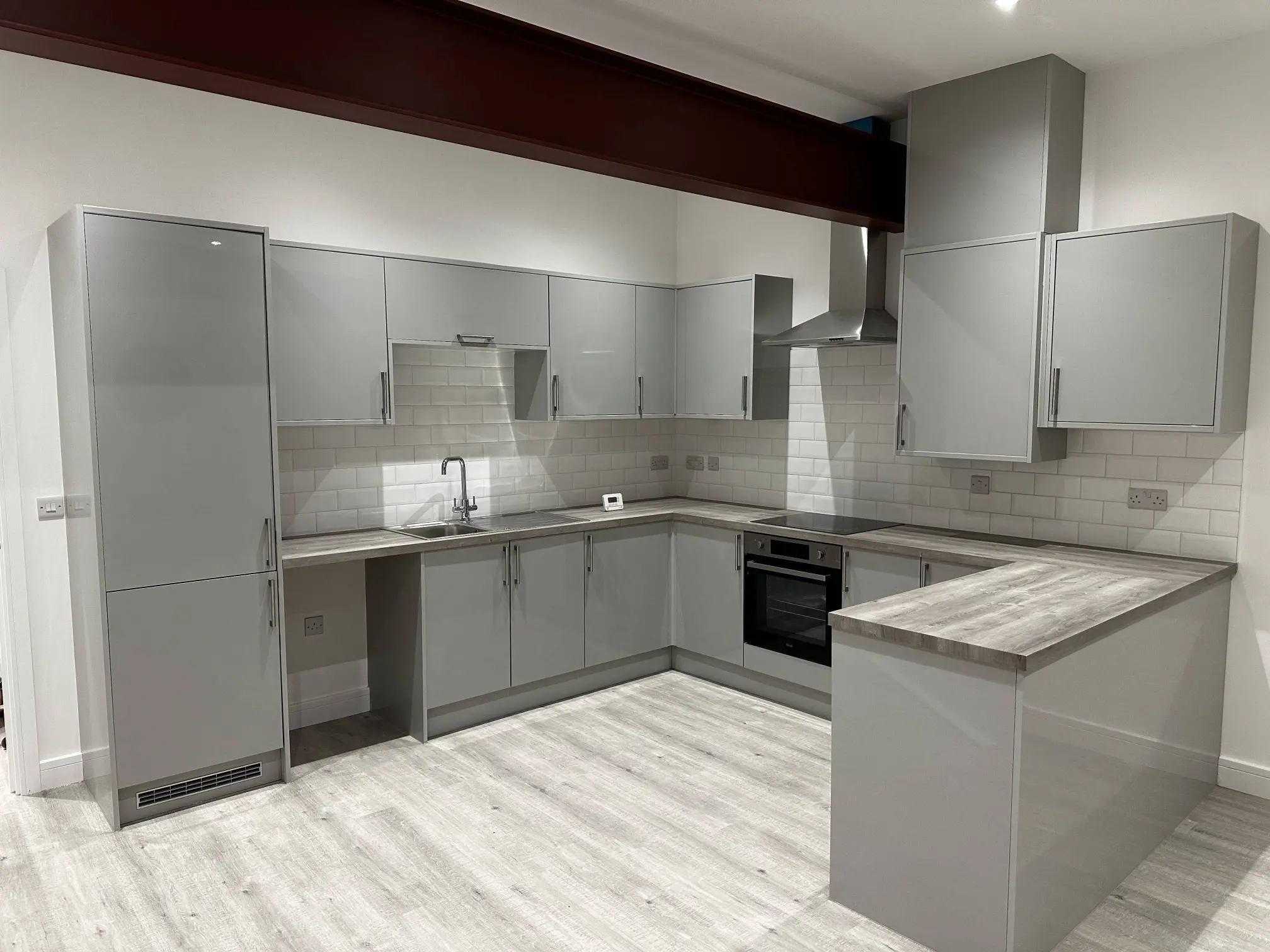 Stylish Modern Kitchen Fitting in Oxfordshire